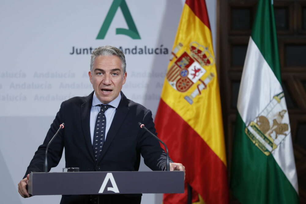 GRAFAND950. SEVILLA, 22/06/2022.- El consejero de Presidencia, en funciones, Elías Bendodo, en la rueda de prensa tras la reunión del Consejo de Gobierno celebrado hoy en Sevilla. EFE/José Manuel Vidal