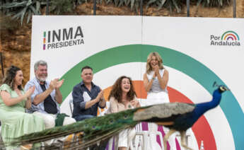 Inma Nieto y Yolanda Díaz, junto a otros líderes nacionales, durante el mitin de Por Andalucía en Dos Hermanas (Sevilla). / ÁLVARO MINGUITO