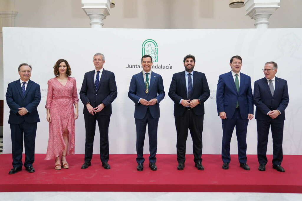 El presidente Moreno con los barones autonómicos de su partido.