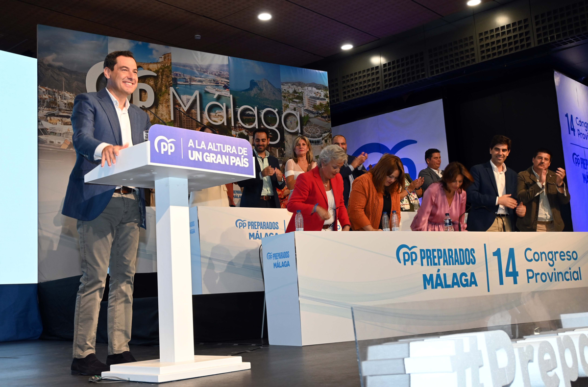 El presidente de la Junta de Andalucía, Juanma Moreno, este sábado durante la clausura del XIV Congreso del PP de Málaga .-EFE/JS