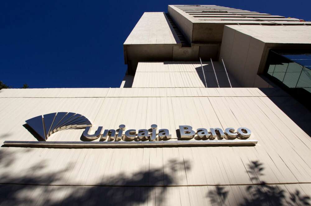 Sede central de Unicaja Banco en Málaga. EFE/Daniel Pérez