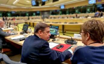 Luis Planas, durante la celebración del conseio de ministros de Agricultura y Pesca de la UE en Bruselas.