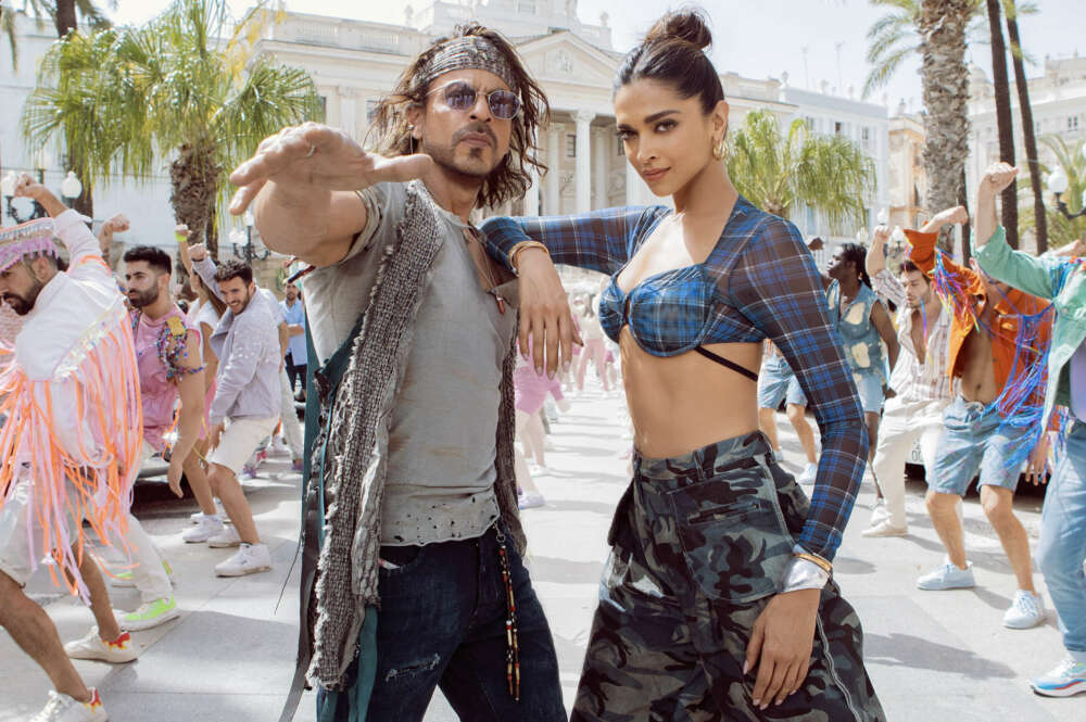 La superproducción de Bollywood 'Pathaan', rodada en la ciudad de Cádiz, con las estrellas Deepika Padukone y Sha Ruki.