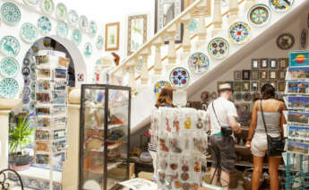 Tienda de recuerdos para el turismo en Arcos de la Frontera. Foto Turismo de Andalucía