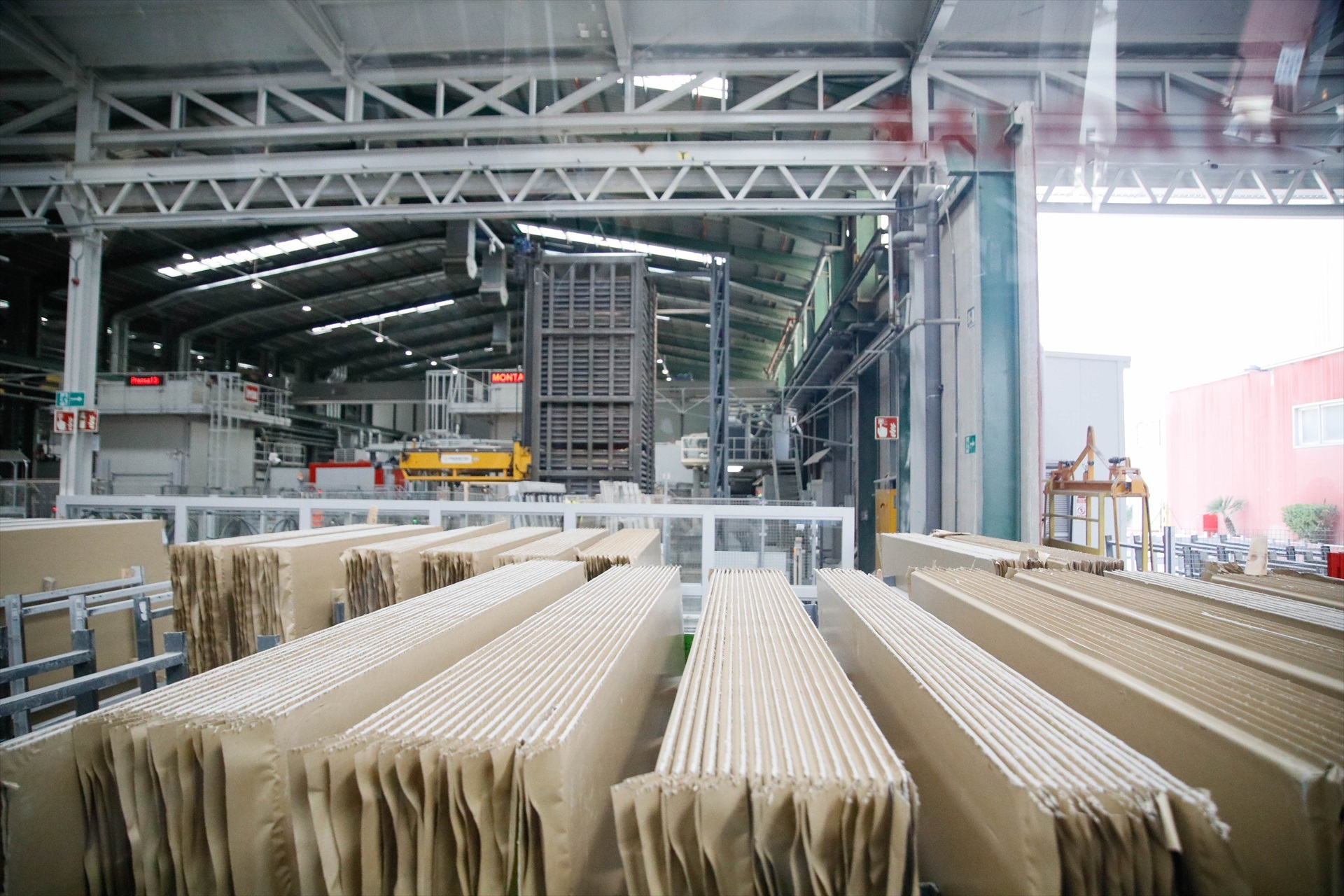 Instalaciones de Grupo Cosentino en Cantoria, Almería.