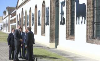 Instalaciones de la bodega 'El Tiro', de Grupo Osborne, en el Puerto de Santa María (Cádiz).