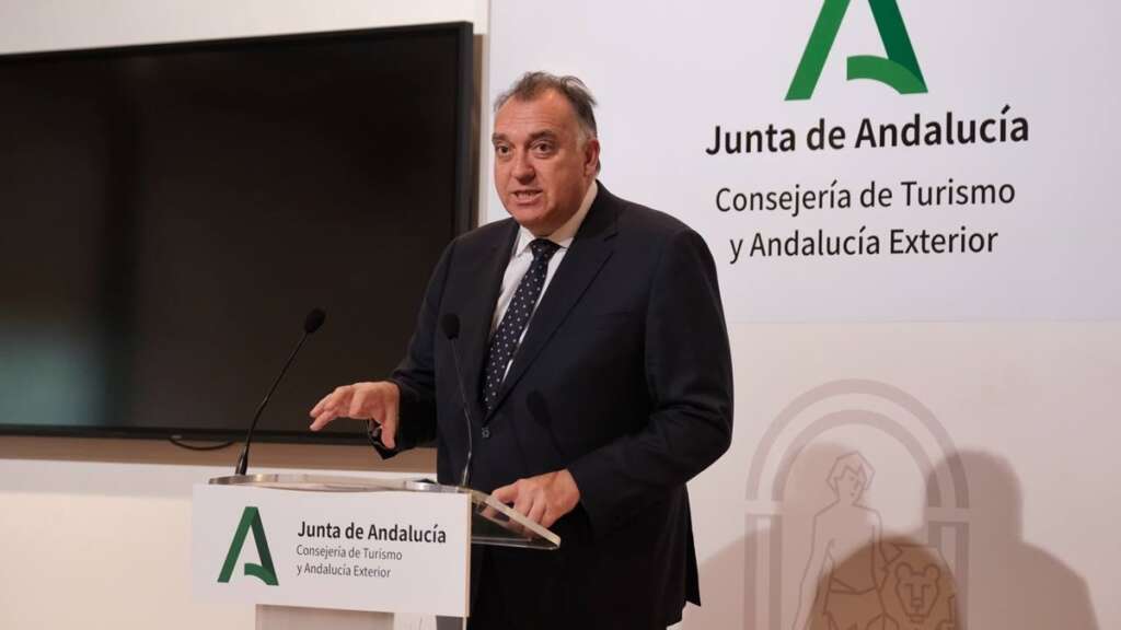 Carlos Arturo Bernal Bergua, consejero de Turismo y Andalucía Exterior