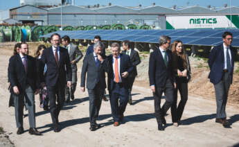 Instalaciones de Cunext Copper en Córdoba, durante una visita del consejero de Industria, Energía y Minas de la Junta de Andalucía, Jorge Paradela.