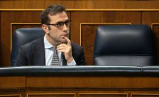El ministro de Economía, Comercio y Empresa de España, Carlos Cuerpo, durante una sesión plenaria en el Congreso de los Diputados.