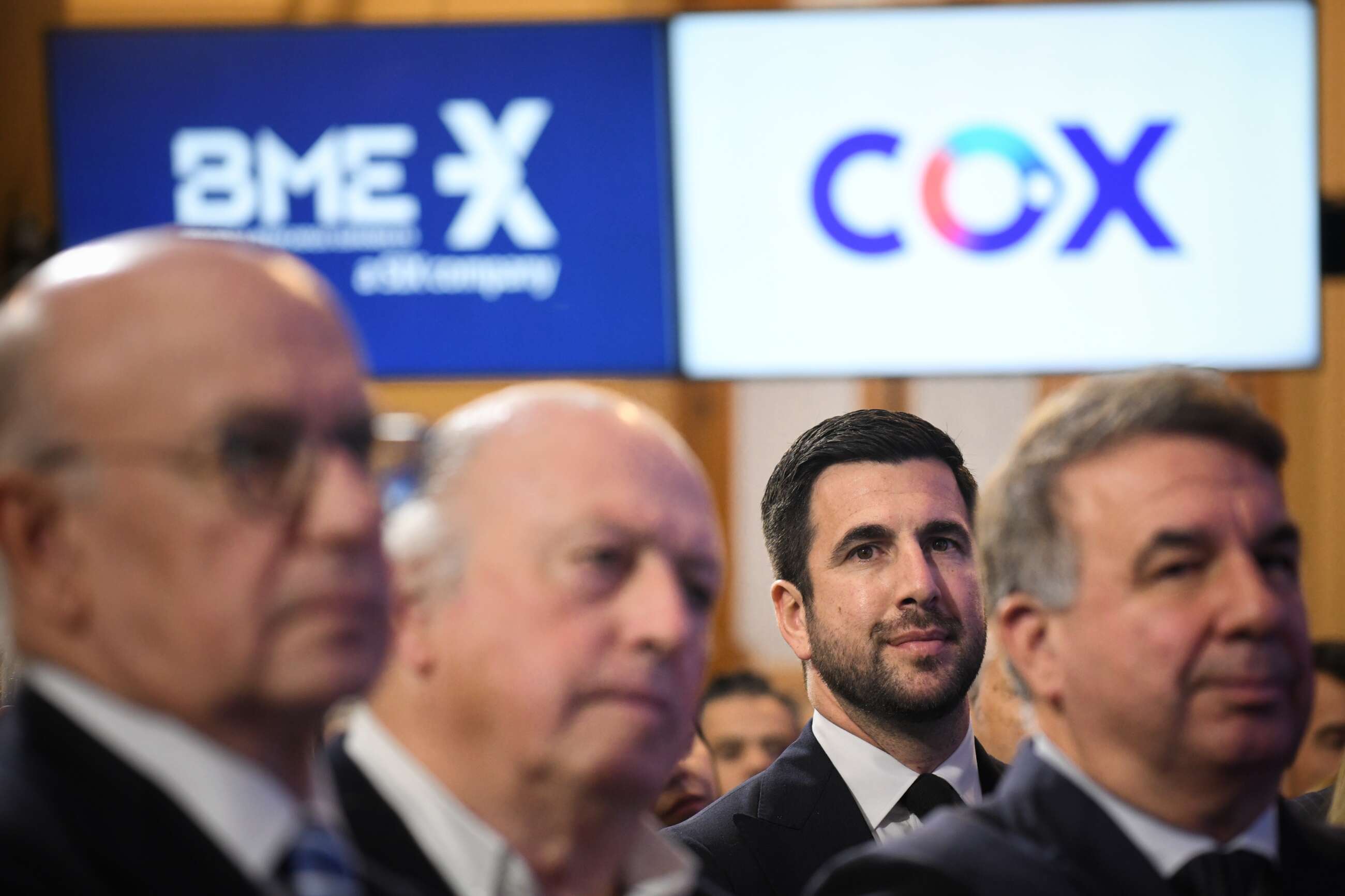 El CEO de Cox, Enrique Riquelme, durante la ceremonia de salida a Bolsa de Cox.