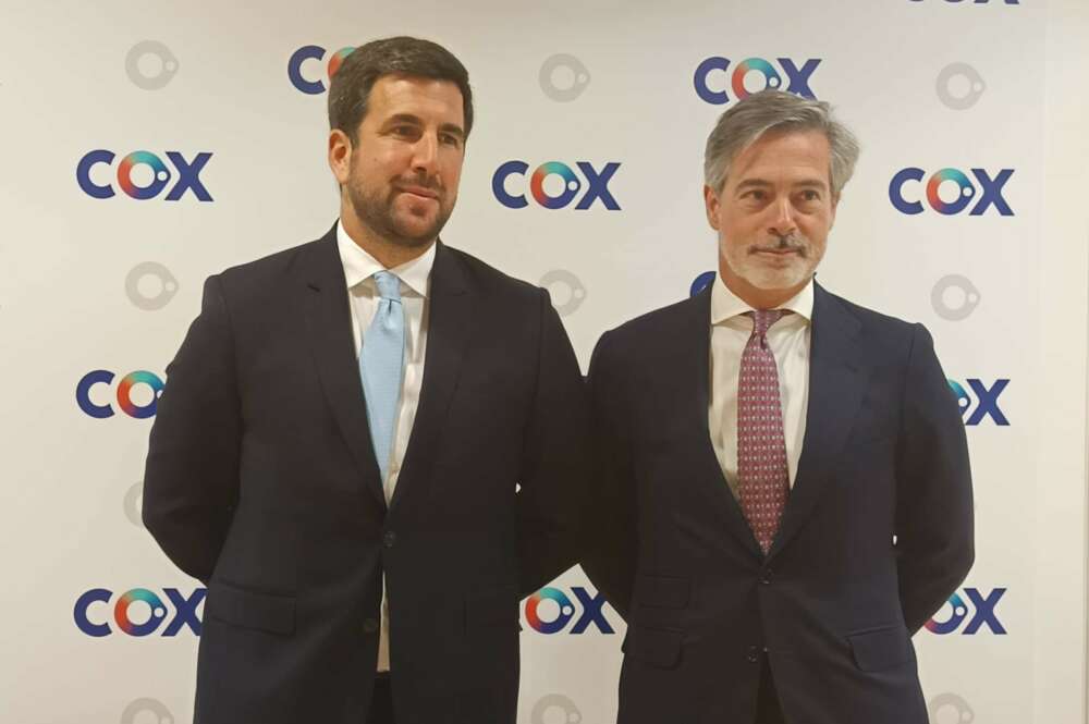 Enrique Riquelme y Nacho Moreno, presidente y CEO de Cox, respectivamente, tras la Junta General de Accionistas de 2025.