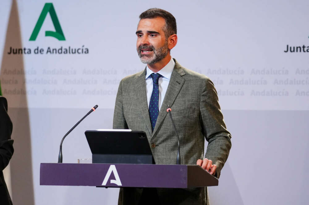 El consejero de Agricultura, Agua y Desarrollo Rural, Ramón Fernández-Pacheco comparece en la rueda de prensa posterior al Consejo de Gobierno.