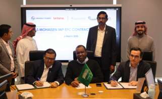 Acto de firma del contrato entre Lantania, L&T y ACWA Power para la construcción de la desaladora de Ras Mohaisen.