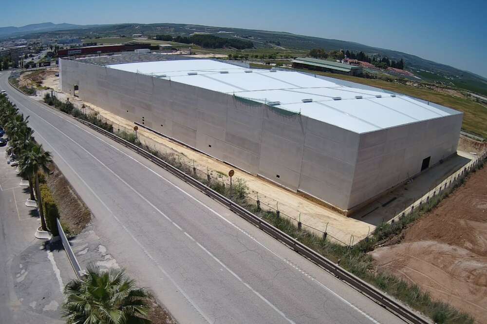 Avance de las obras del centro logístico de Ximénez en Puente Genil (Córdoba).