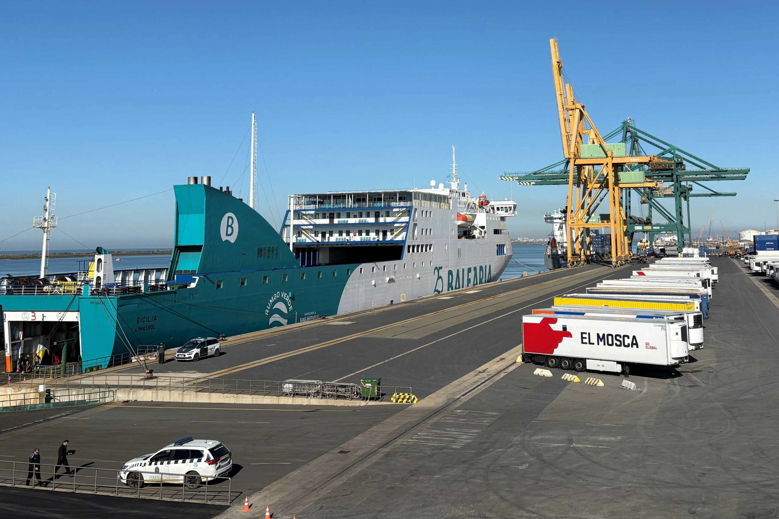 Muelle sur del puerto de Huelva