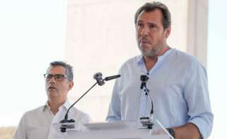 El ministro de Transportes y Movilidad Sostenible, Óscar Puente, junto al ministro de la Presidencia, Justicia y Relaciones con las Cortes, Félix Bolaños, durante la visita a las obras del Viaducto de los Feos, parte del Corredor Mediterráneo.