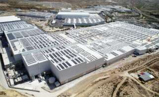 Instalación fotovoltaica en la fábrica de Cosentino de Cantoria (Almería).