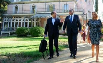 Arturo Bernal (centro), consejero de Turismo y Andalucía Exterior de Andalucía, tras la presentación del Tourism Innovation Summit.