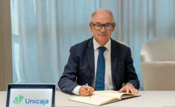 Isidro Rubiales, CEO de Unicaja, durante la firma del acuerdo con la Confederación de Empresarios de Andalucía.
