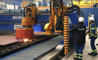 Trabajadores de Navantia en la planta de Cádiz.