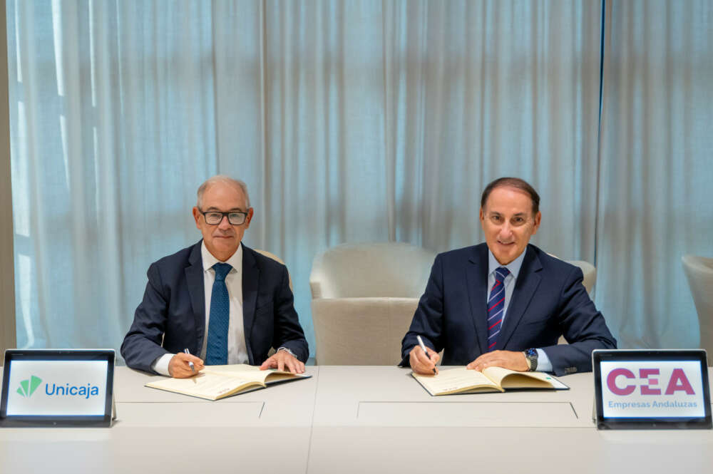 El CEO de Unicaja, Isidro Rubiales, y el presidente de CEA, Javier González de Lara. Foto: Unicaja.