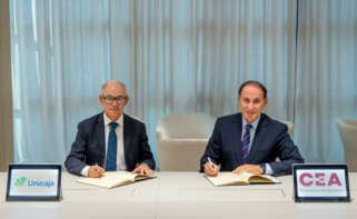 El CEO de Unicaja, Isidro Rubiales, y el presidente de CEA, Javier González de Lara. Foto: Unicaja.