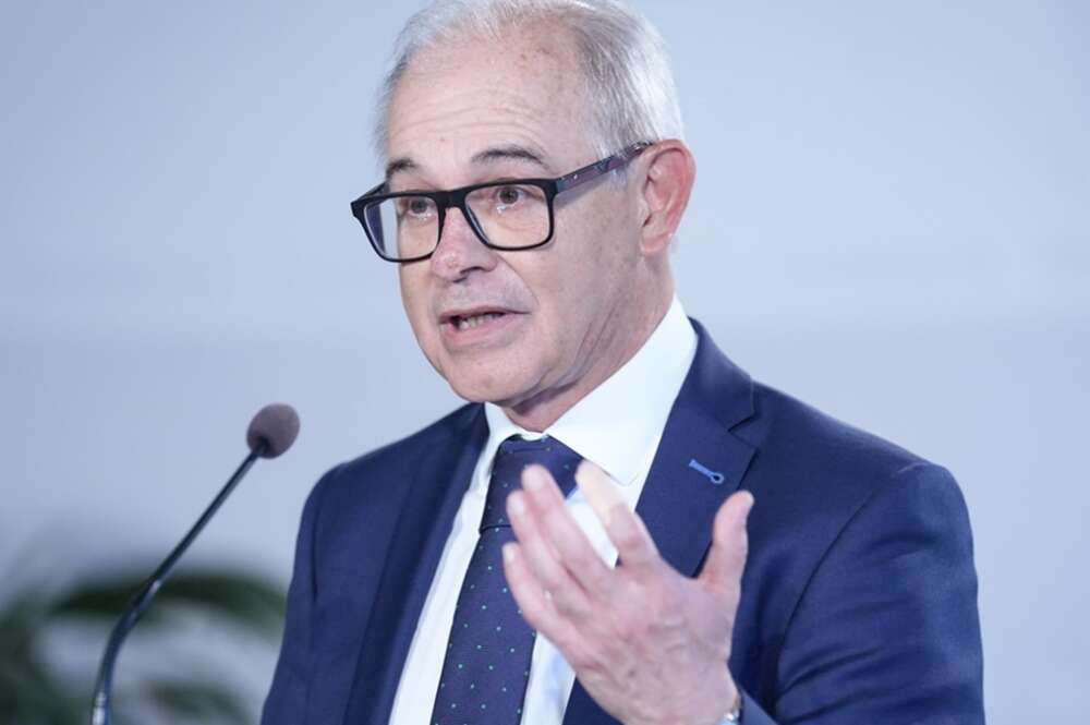 El consejero delegado de Unicaja, Isidro Rubiales, interviene durante la presentación del Proyecto CREA
