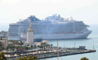 Crucero con más de 6.000 pasajeros en el Puerto de Málaga.