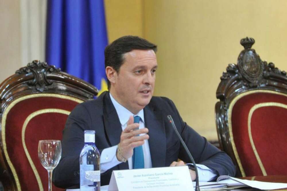 Tras seis años al frente, García Molina se aparta del cargo en medio de la investigación judicial por el caso mascarillas