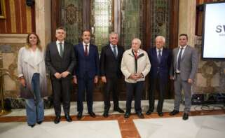 Las diferentes personalidades que han firmado el manifiesto para el acuerdo entre Sevilla y Estados Unidos