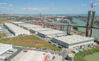 Naves de Merlin Properties Socimi en el Puerto de Sevilla.