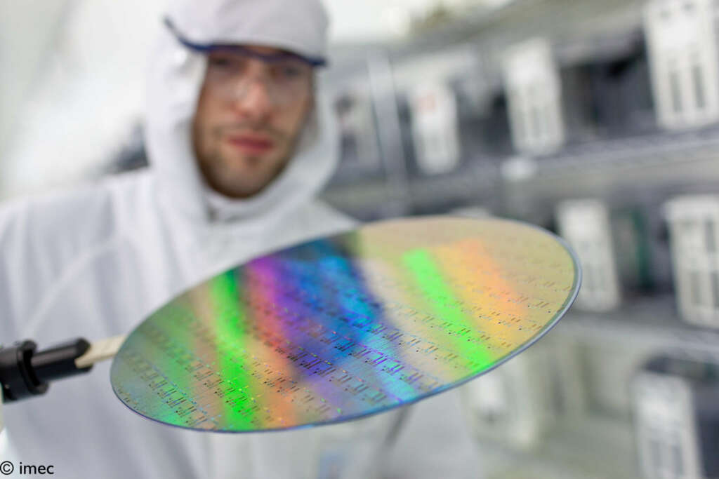 Un trabajador de Imec. Foto: Imec.