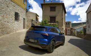 Coche Symbioz E-Tech full hybrid de 160 CV.