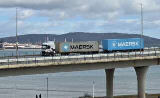 Camión de Maersk en carreteras españolas.
