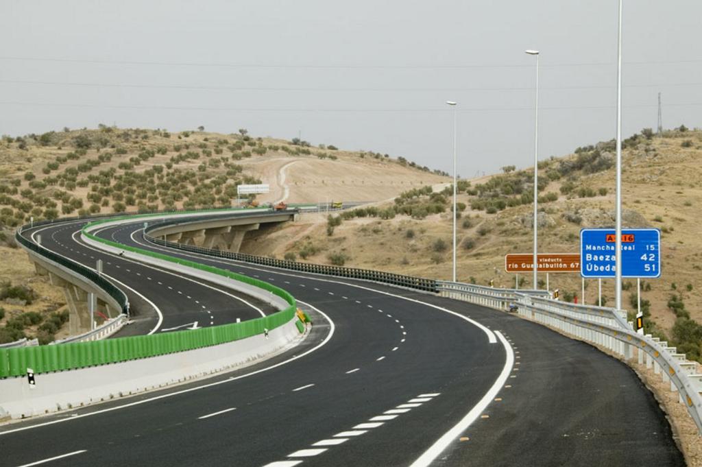Junta de Andalucía licita Autovía del Olivar