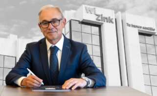 Isidro Rubiales, CEO de Unicaja, frente a la sede de WiZink Bank en Madrid.