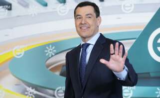 El presidente del PP de Andalucía y candidato a la reelección a la Junta, Juanma Moreno, a su llegada al segundo debate ‘a cinco’ que se celebra dentro de la campaña electoral andaluza.