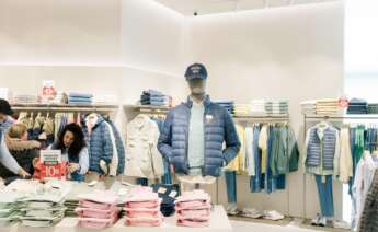 Tienda de Álvaro Moreno en el centro comercial Vallsur, en Valladolid.