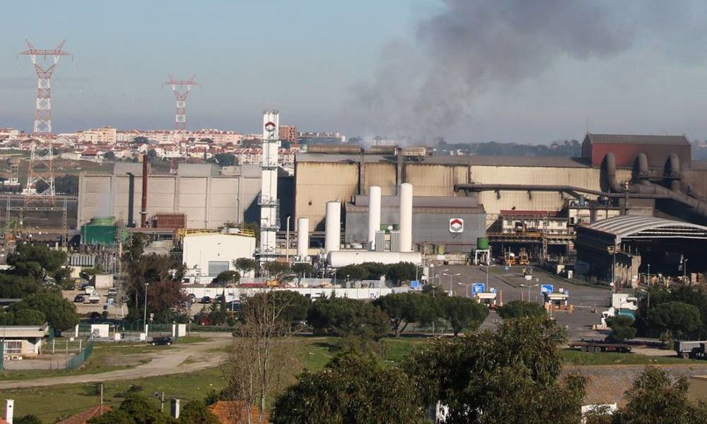 Emisiones de la planta de Megasa en O Seixal / Os Contaminados (Facebook)