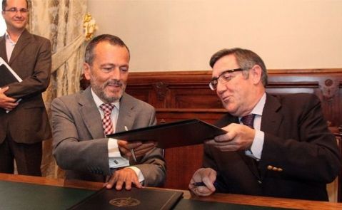 Los ex alcaldes del PP en Santiago, Ángel Currás y Agustín Hernández / EFE