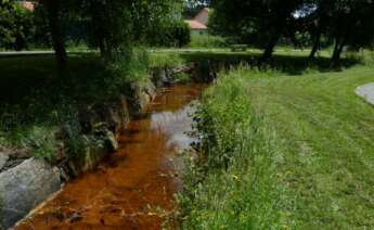 El río Portapego es uno de los afectados por la actividad minera en Touro / Salvemos Cabana