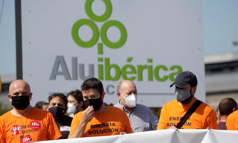 Manifestación de la plantilla de Alu Ibérica en A Coruña. EFE/Cabalar