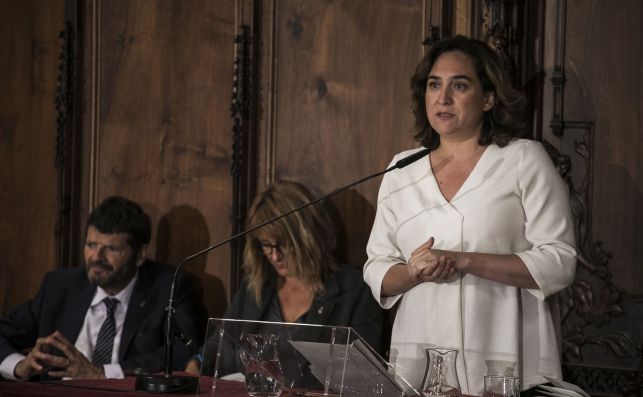 La alcaldesa de Barcelona, Ada Colau, votó personalmente contra la colocación del retrato de Felipe VI en la sala de plenos. /AJUNTAMENT DE BARCELONA