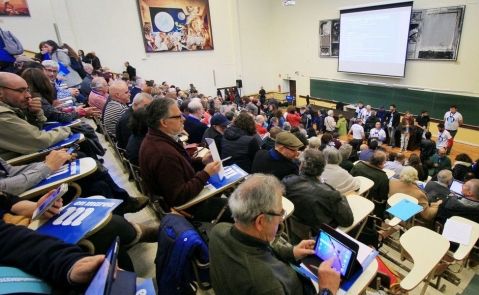 Cerca de 600 personas participan en el plenario de En Marea en Santiago / En Marea