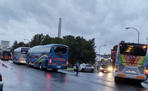 Cientos de vecinos de As Pontes secundan la huelga en la ciudad contra el cierre de Endesa