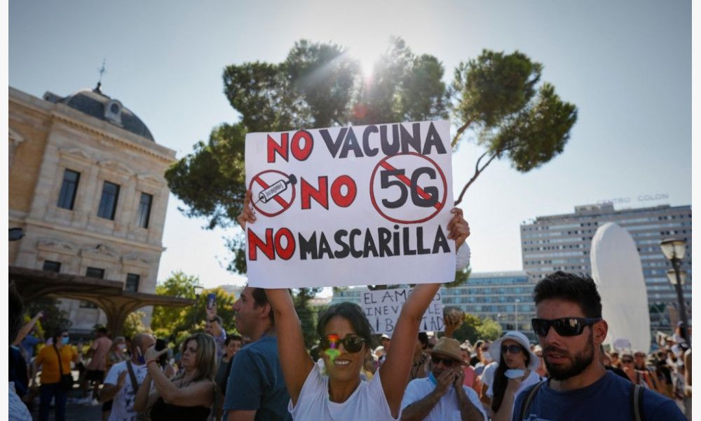 Manifestación contra el uso obligatorio de mascarillas en la plaza de Colón de Madrid. /Europa Press