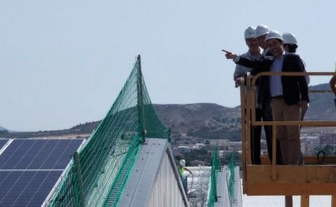 Instalación de paneles fotovoltaicos de Texathenea. Cubierta Solar.