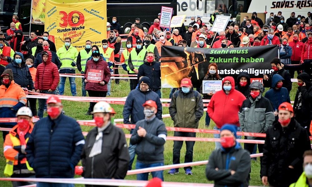 Protesta de trabajadores de ThyssenKrupp, que solicitan la intervención del Estado. EFE.