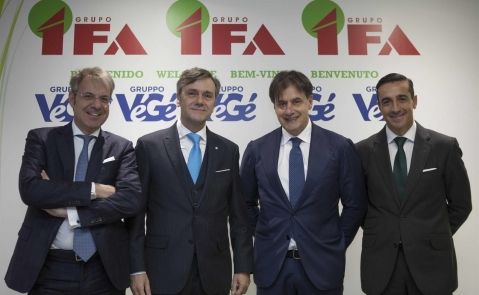 Roberto Tojeiro (segundo por la izquierda), presidente de Gadisa y del Grupo IFA