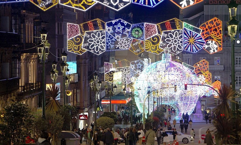 Encendido de luces de Navidad en Vigo, acto marcado este año por el Covid. EFE/Salvador Sas